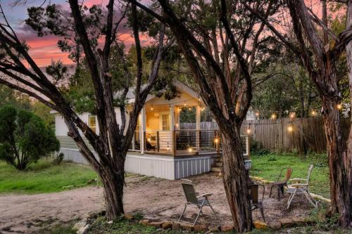 Lone Star Tiny Home - 15 minutes to downtown in Austin, USA
