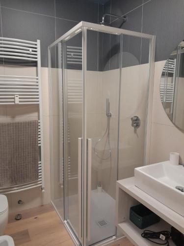 淋浴間, Monolocale Cairoli 18 in 菲奧倫佐拉達爾達