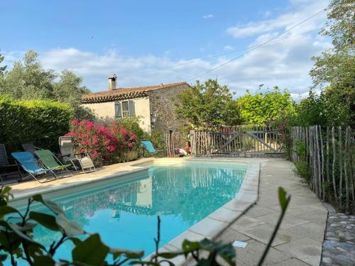 Belle maison avec piscine et jardin - 4 chambres - Location saisonnière - Albas