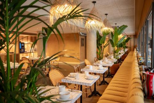 Restaurant, Kopster Hotel Paris Porte de Versailles in Paris