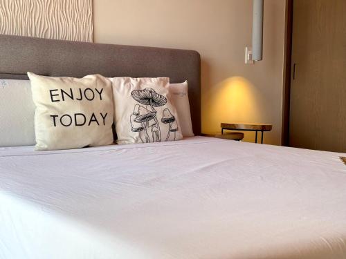 Beautiful Apt Steps from the Beach w/ Rooftop Pool in Playa del Carmen, Mexico
