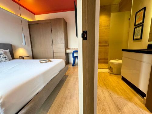 Beautiful Apt Steps from the Beach w/ Rooftop Pool in Playa del Carmen, Mexico