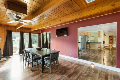 Indian Creek Lodge