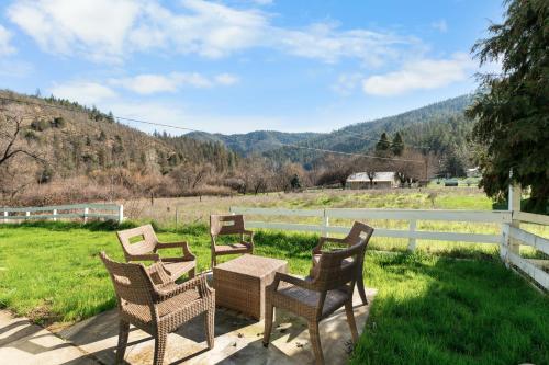 Indian Creek Lodge