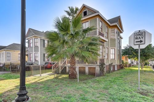 Coastal Galveston Studio about 1 Mi to Beach! near Vasútmúzeum