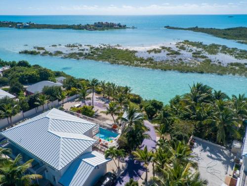 NEW Chalk Sound Home BBQ Pool Beach Steps Away