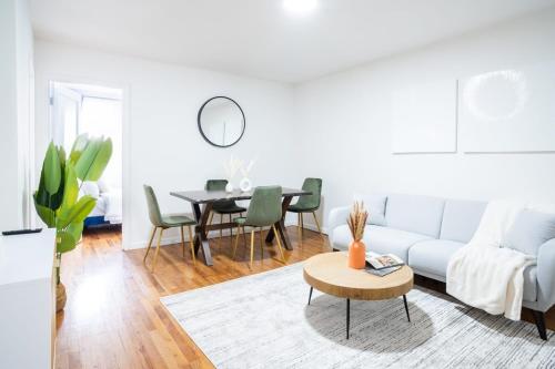 Apartment room in 49-4A Prime Midtown newly 2BR WD