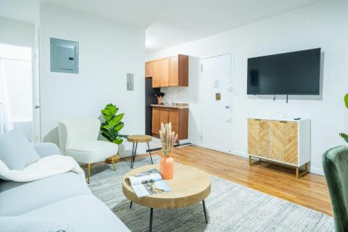 49-4A Prime Midtown newly 2BR WD, New York (photo 9)
