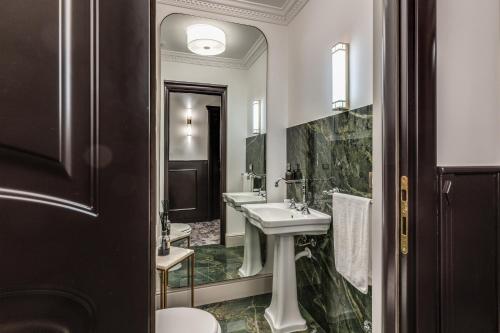 Antica Residenza Del Corso - image 6