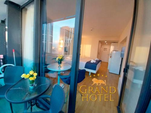 532357749 GRAND HOTEL ☆ ORBI CITY