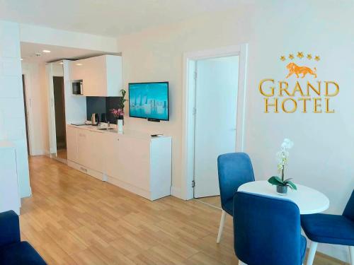 532357918 GRAND HOTEL ☆ ORBI CITY