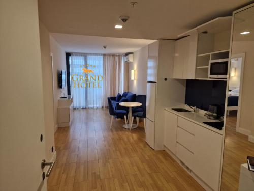 532358851 GRAND HOTEL ☆ ORBI CITY