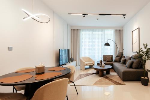 Luxurious Waterfront 1BR with Stunning Sea Views - 15AB02, Dubái (foto 5)