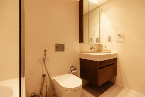 Luxurious Waterfront 1BR with Stunning Sea Views - 15AB02, Dubái (foto 6)