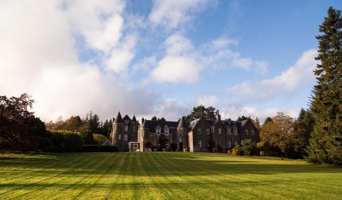 Dalmunzie Castle Hotel - Accommodation - Glenshee