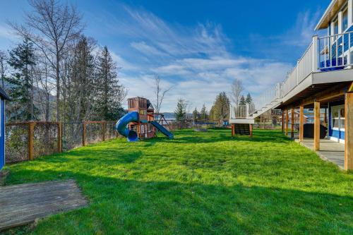 Quaint Mount Vernon Studio Rental w/ Big Lake View in Mount Vernon (WA)