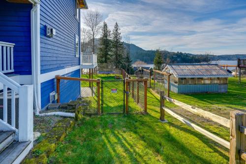 Quaint Mount Vernon Studio Rental w/ Big Lake View in Mount Vernon (WA)