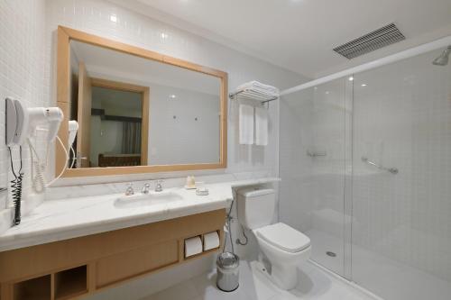 Deluxe King Suite image 5