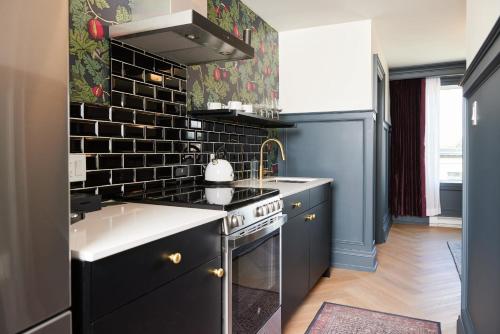 ห้องครัว, The Dorchester Hotel in คอล์ลิ่งวูด (ON)