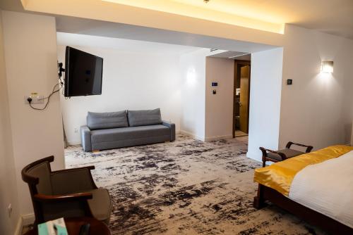 Hotel Avenue - image 11