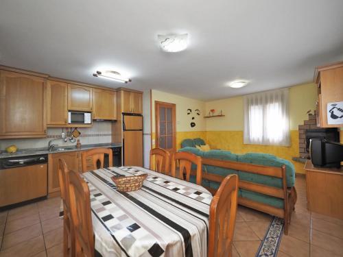Casa Sastre in Charo