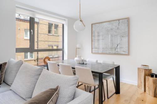 Luxury Central Mayfair Townhouse with AC 3BR 3BA, Londyn (zdjęcie 6)
