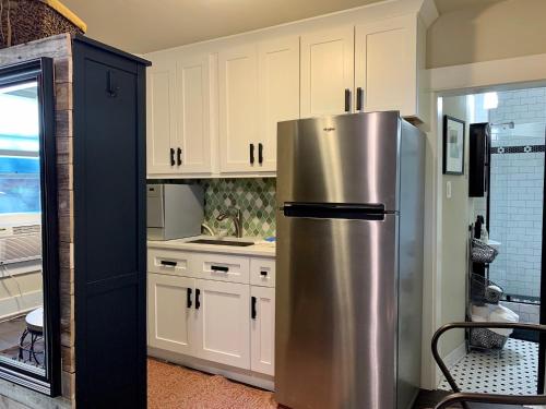 The Chic Guest Retreat in Old Town near CSU in East Dale