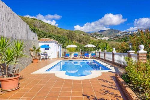 Villa La Canada - Tap to explore photos