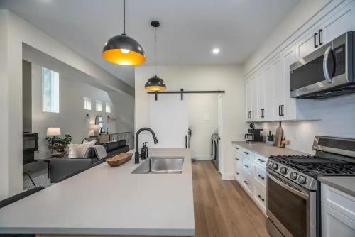 Black Diamond Cabin - Sasquatch Mountain Resort in Hemlock Valley (BC)