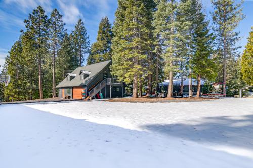 Westwood Cabin Lake Almanor Across the Street!