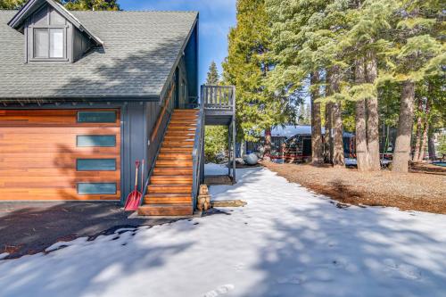 Westwood Cabin Lake Almanor Across the Street!