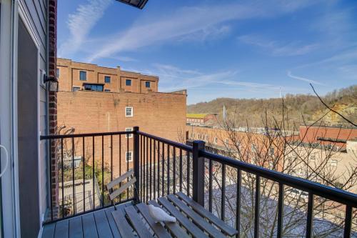 Walkable Lynchburg Condo with Private Balcony