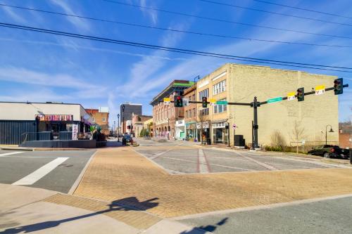 Walkable Lynchburg Condo with Private Balcony