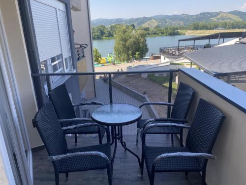 Amor apartman Srebrno Jezero - Apartment - Veliko Gradište