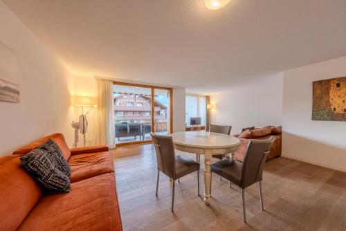 Apartments Iseltwald - image 2