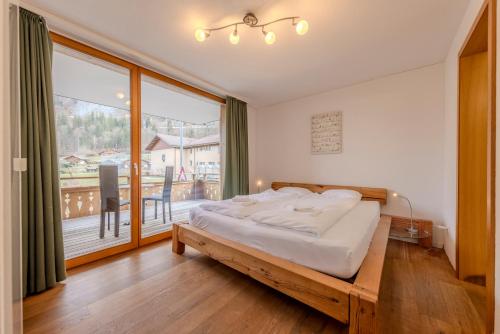 Apartments Iseltwald - image 6