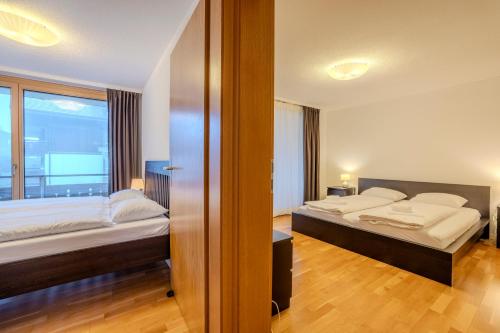 Chalet Apartments Iseltwald photo 2