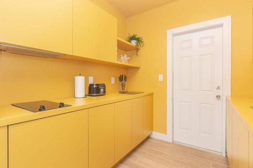 Large Stylish Studio Apartment In El Portal #3 in Miami, USA