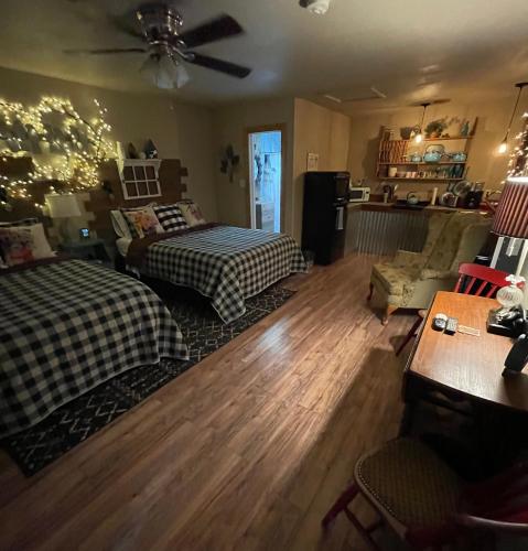 Dusty Boots Motel & Cafe – Cloudcroft, NM