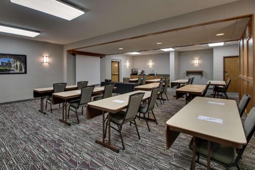 Drury Plaza Hotel San Antonio Airport - image 14