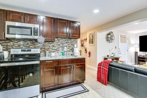 Pet-Friendly Silver Spring Condo with Yard!