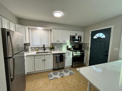 Newly Renovated Elmhurst Home! in Elmhurst, Vereinigte Staaten von Amerika