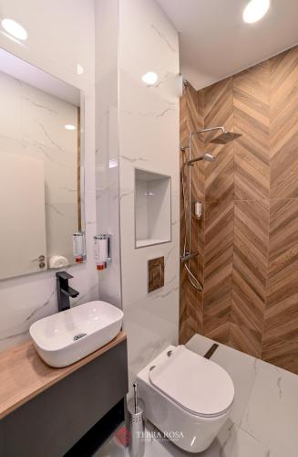 Deluxe Double Room with Extra Bed