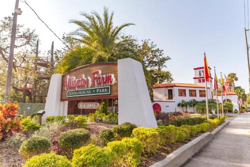 Ocean Village Club Q11 2 Bedrooms Sleeps 6 Ground Floor Pet Friendly - image 2