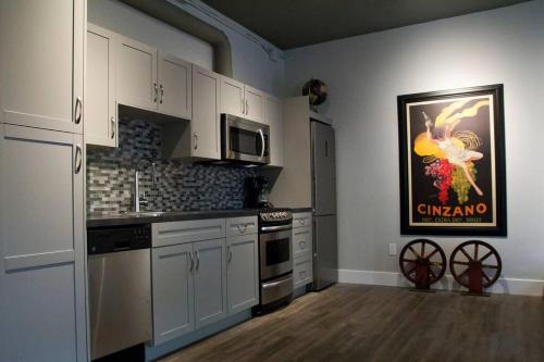 Woodbine Warehouse Apartment near กรีกทาวน์ ออน เดอะ แดนฟอร์ธ
