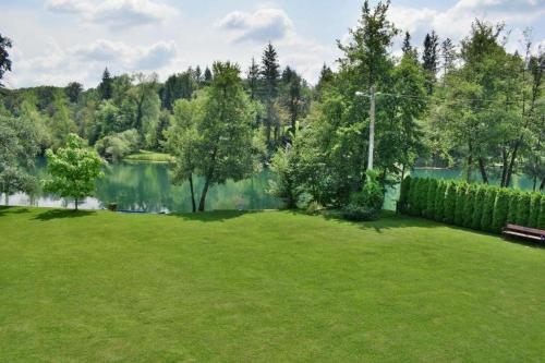 منظر, Apartments with parking space Donji Zvecaj, Karlovac - 22080 in Donji Zvečaj