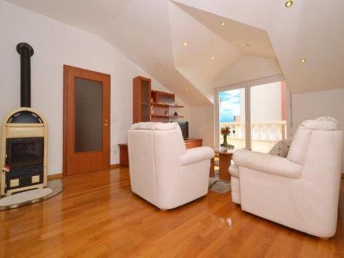 Two-Bedroom Apartment with Balcony room in Apartments with parking space Kastel Stari Kastela - 22551