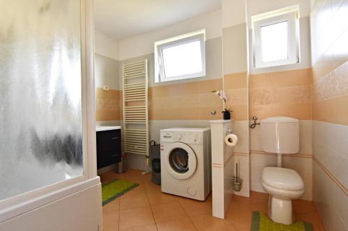 Two-Bedroom Apartment with Terrace image 8
