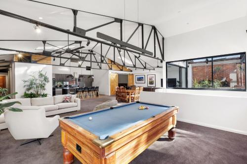 Platinum Precinct - The Penthouse