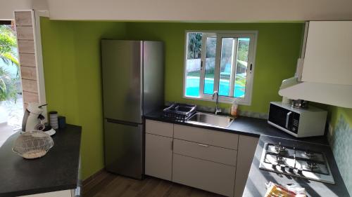 Kitchen, Les Coulirooms - Gite in Berard